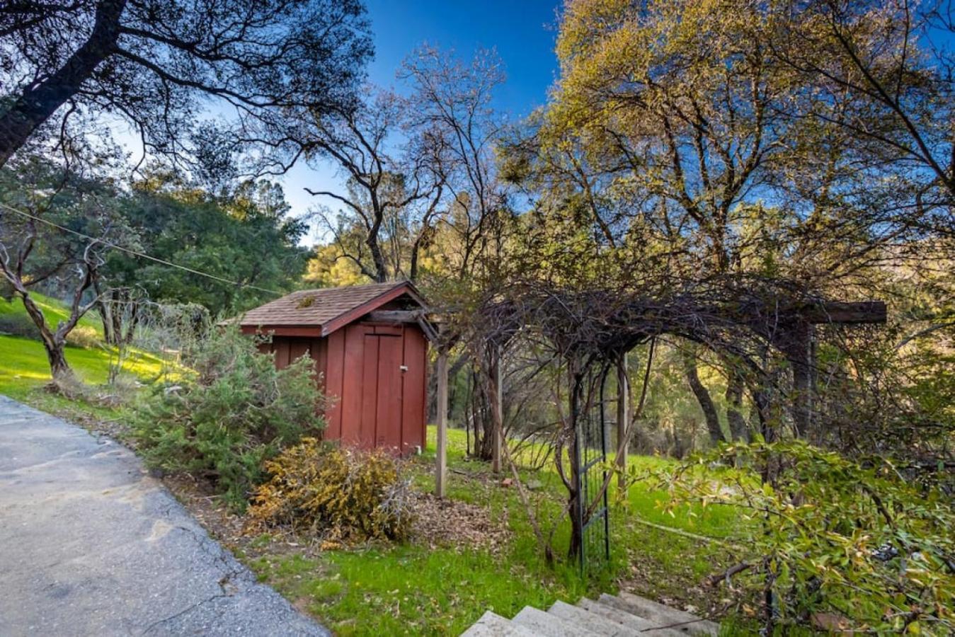 Sierra Vista Lookout Lodge With Creek, Waterfall And Waterholes, Minutes From Bass Lake And Yosemite South Gate North Fork ภายนอก รูปภาพ